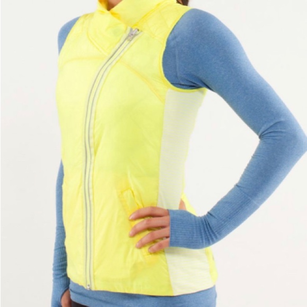 Lululemon What The Fluff Vest Clarity Yellow Size 4 Reversible.